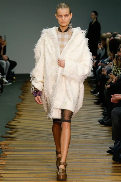 Look 36